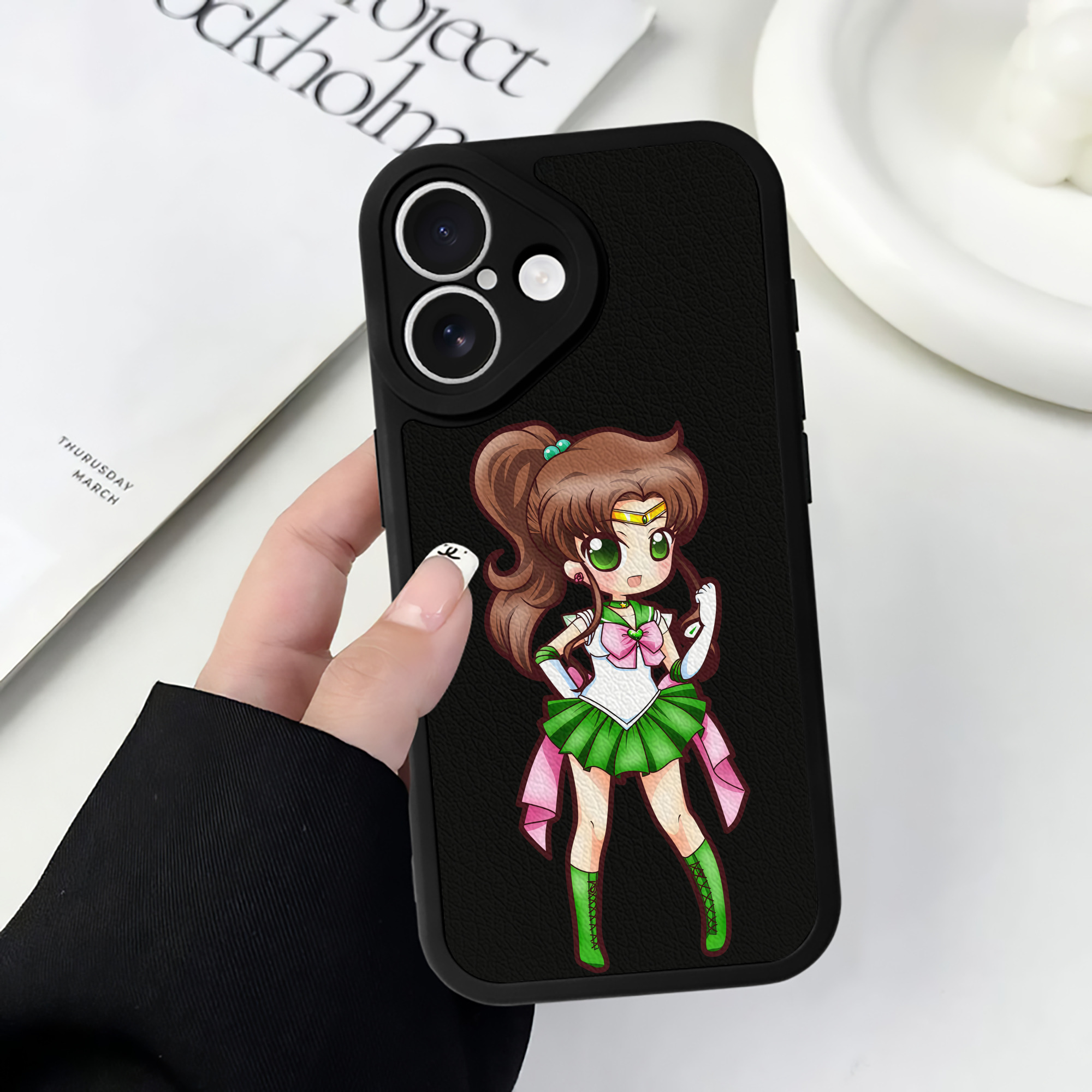（画像用） 美少女戦士セーラームーン 木野 まこと きの まこと Sailor Moon Kino Makoto （セーラージュピター；Sailor Jupiter） 【iPhone 16シリーズ対応】シリコンスマホケース（レザー調） 材質：シリコン